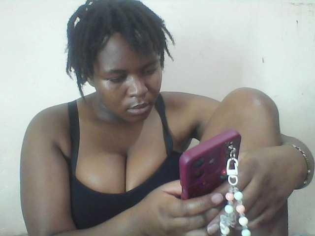 Cutecaramela live webcam show