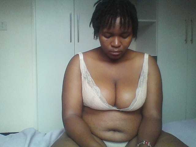Cutecaramela live cam on UnifiedCams