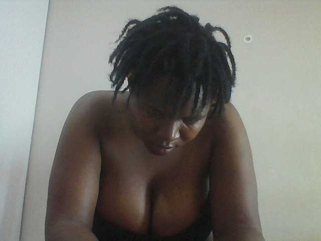 Cutecaramela live webcam show