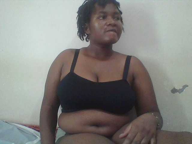 Cutecaramela live webcam show