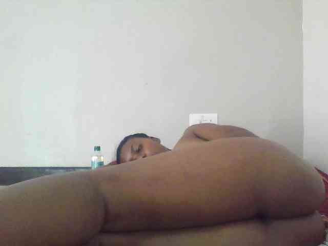 Cutecaramela Live Webcam on BongaCams