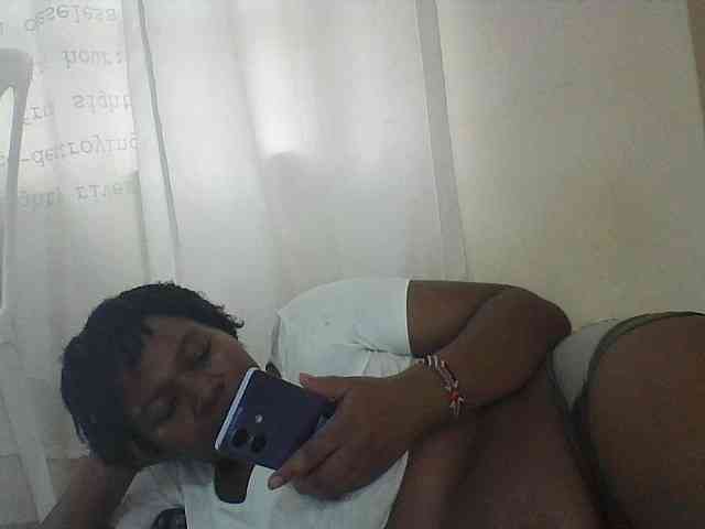 Cutecaramela webcam