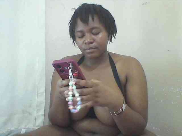 Cutecaramela webcam