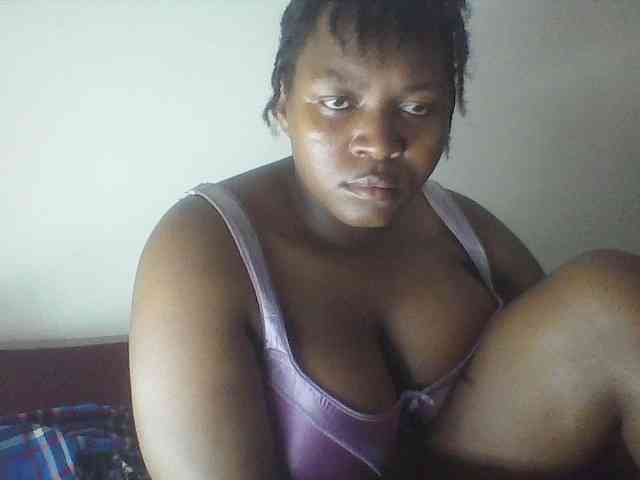 Cutecaramela Live Webcam on BongaCams