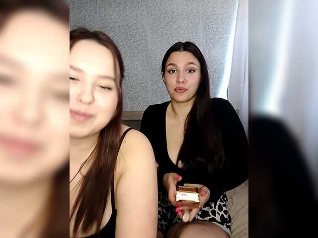  Alica-and-Angelina chat room