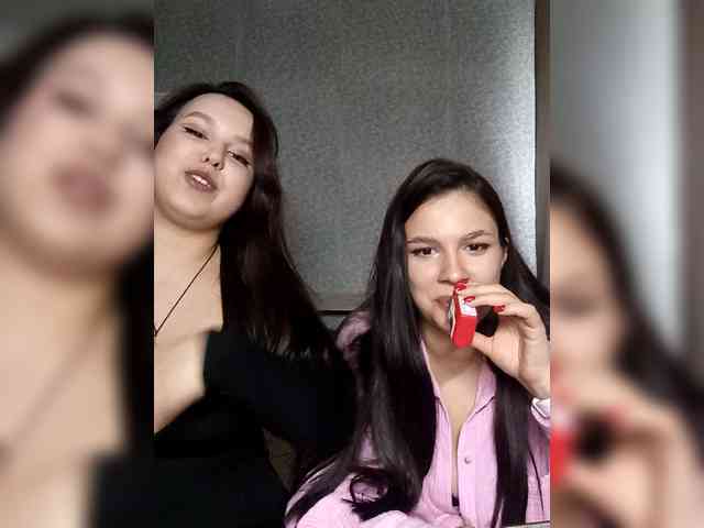 Alica-and-Angelina webcam