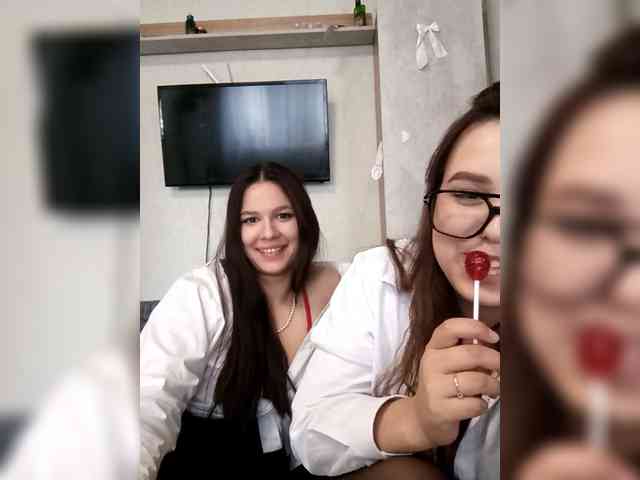 Alica-and-Angelina webcam