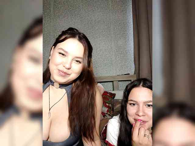 Alica-and-Angelina webcam