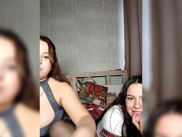 Alica-and-Angelina webcam