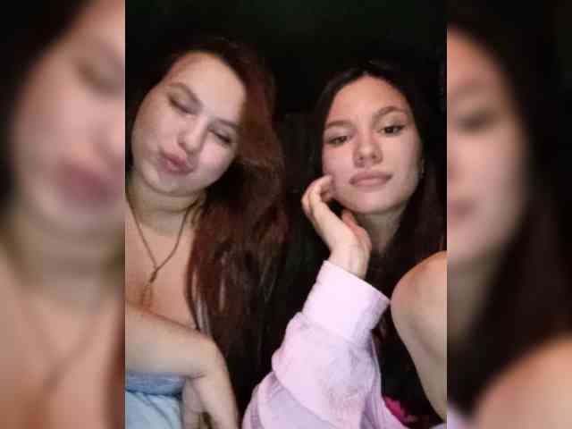 Alica-and-Angelina webcam