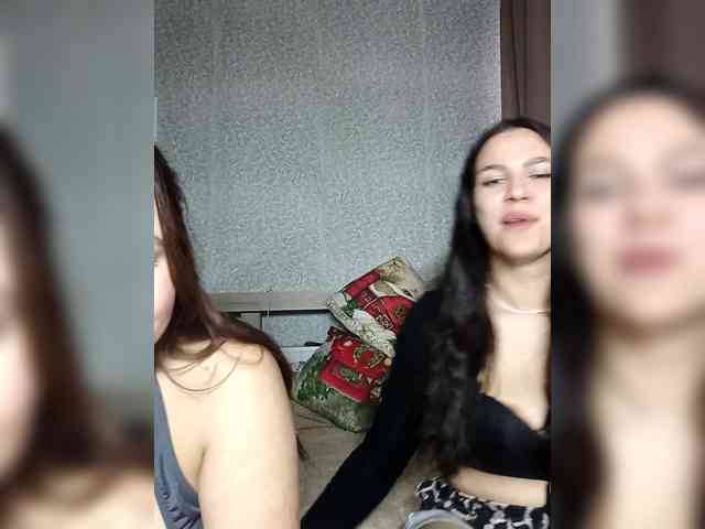 Alica-and-Angelina webcam