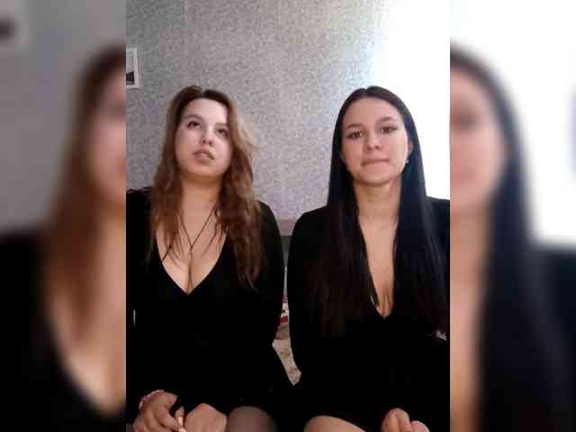 Alica-and-Angelina webcam