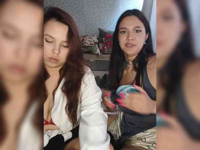 Alica-and-Angelina webcam