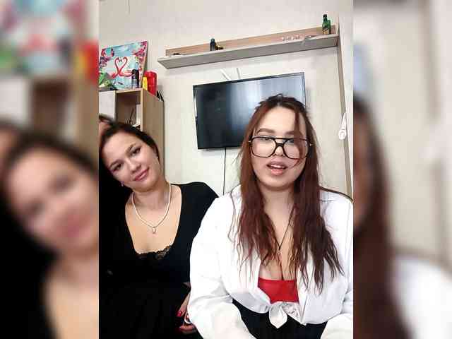Alica-and-Angelina webcam