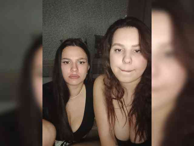 Alica-and-Angelina webcam