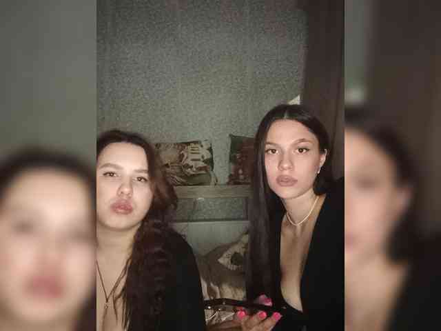 Alica-and-Angelina webcam
