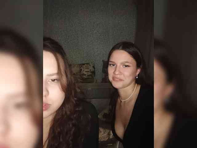 Alica-and-Angelina webcam