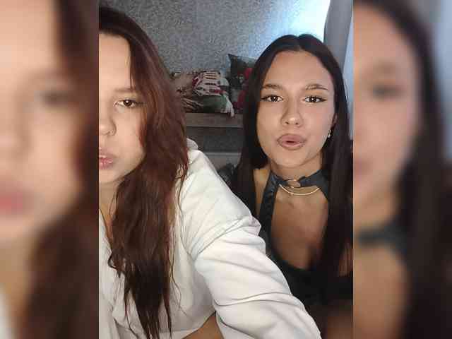 Alica-and-Angelina webcam