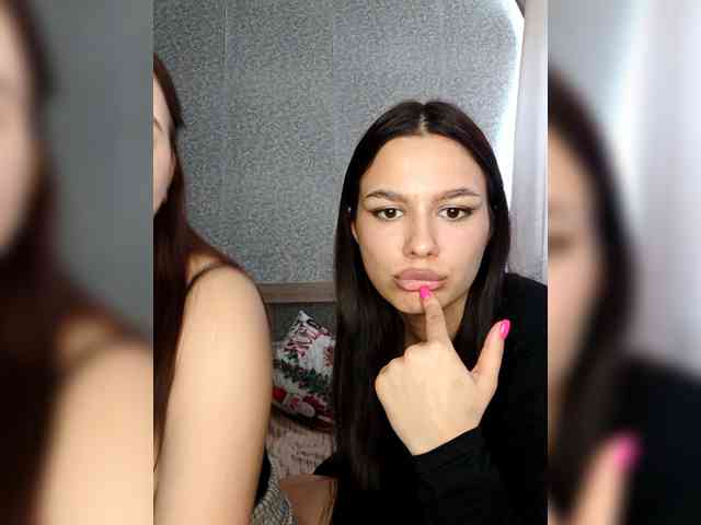 Alica-and-Angelina webcam