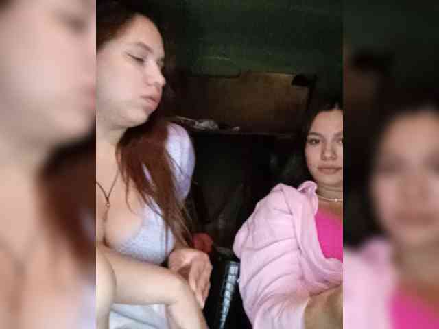 Alica-and-Angelina webcam