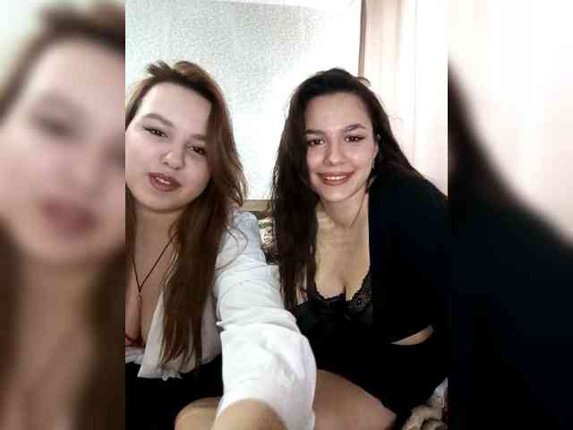 Alica-and-Angelina webcam