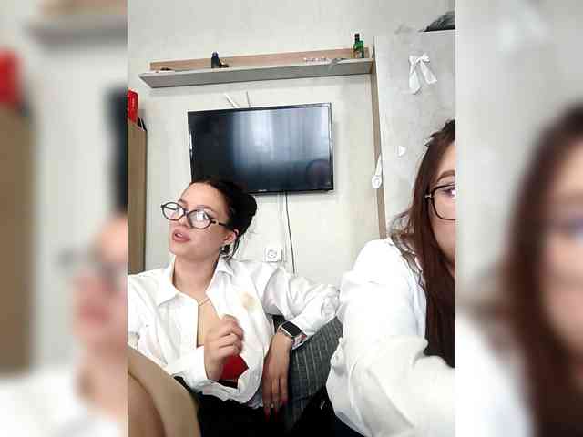 Alica-and-Angelina webcam