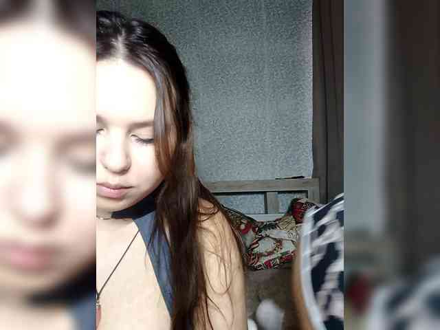 Alica-and-Angelina webcam