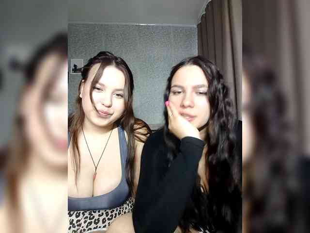 Alica-and-Angelina webcam