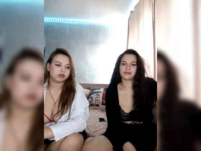 Alica-and-Angelina webcam