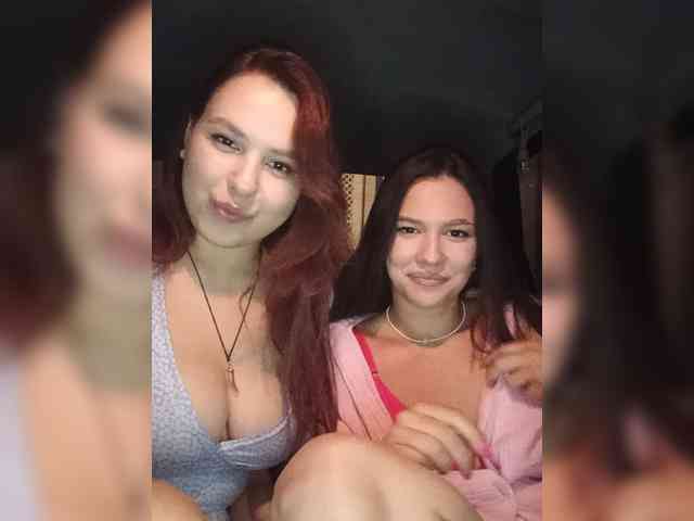Alica-and-Angelina webcam