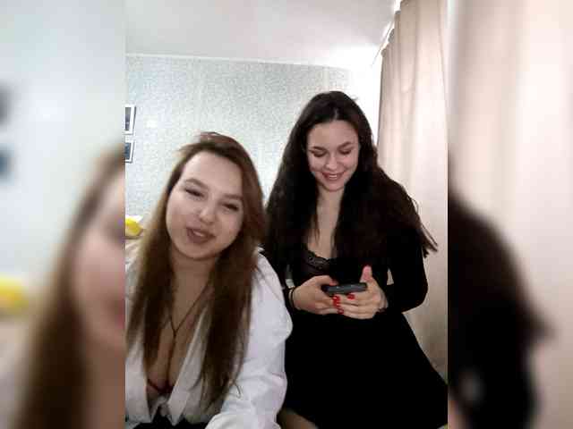 Alica-and-Angelina webcam