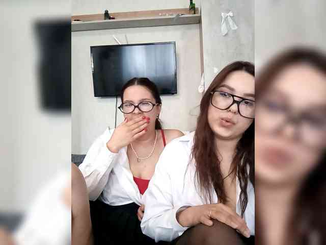 Alica-and-Angelina webcam