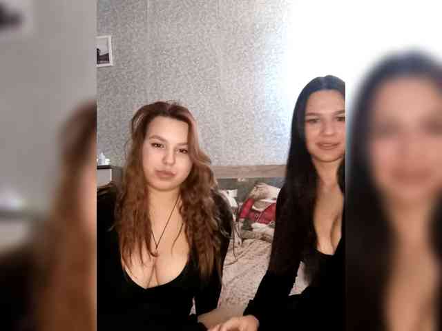 Alica-and-Angelina webcam