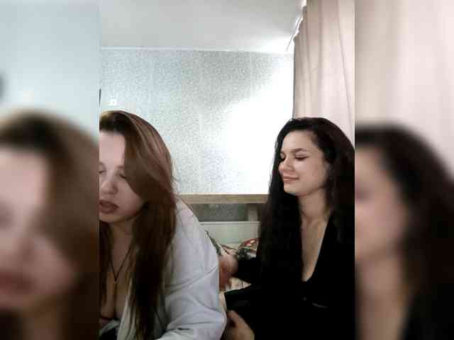 Alica-and-Angelina webcam