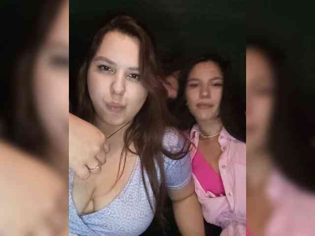 Alica-and-Angelina