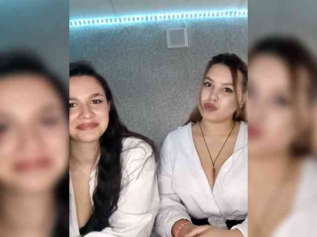 Alica-and-Angelina webcam