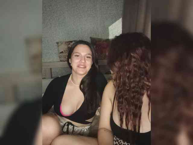 Alica-and-Angelina webcam
