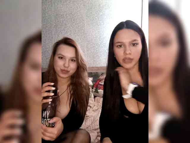 Alica-and-Angelina webcam