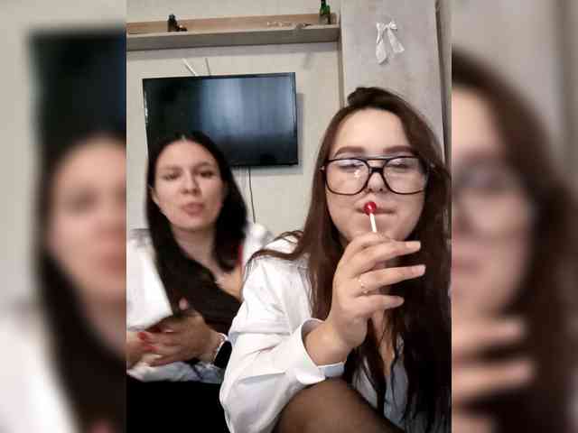 Alica-and-Angelina webcam