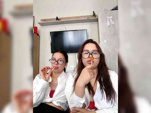 Alica-and-Angelina webcam
