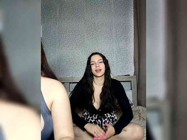 Alica-and-Angelina webcam