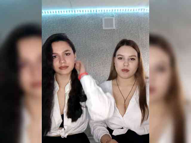 Alica-and-Angelina webcam