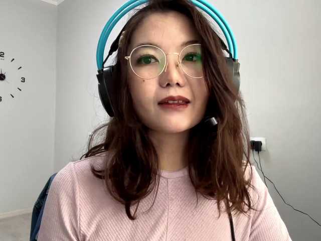 TynishaGoldfarb's BongaCams show and profile