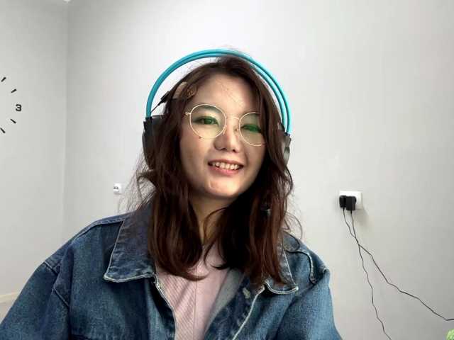 TynishaGoldfarb's BongaCams show and profile