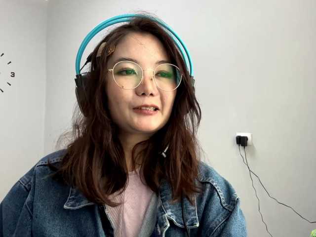 TynishaGoldfarb's BongaCams show and profile