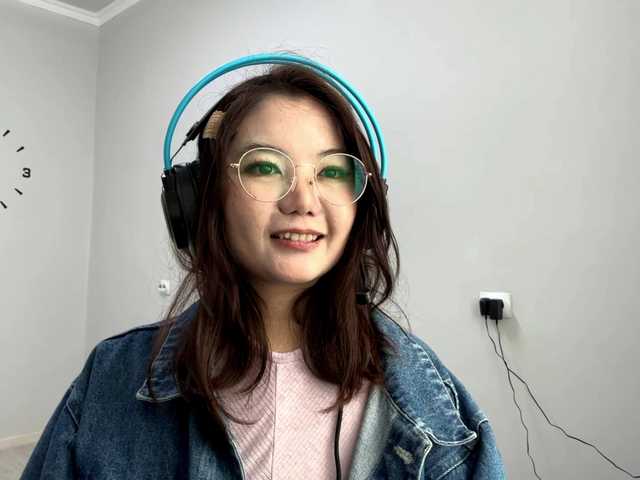 TynishaGoldfarb's BongaCams show and profile