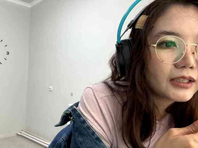 TynishaGoldfarb webcam