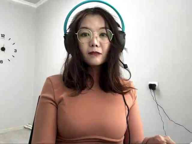 TynishaGoldfarb webcam