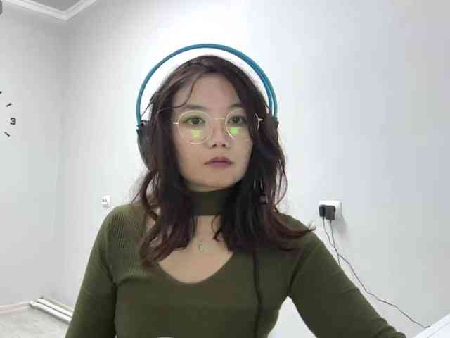 TynishaGoldfarb webcam