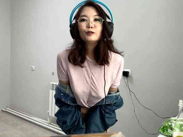 TynishaGoldfarb webcam